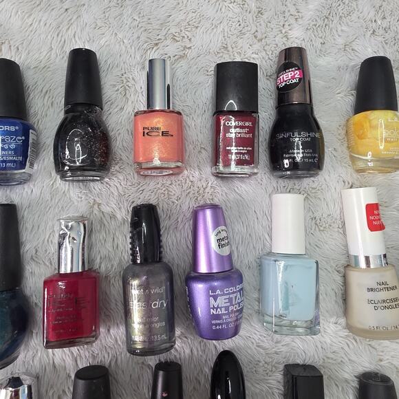 Lot of 40 Assorted Nail Polishes Gel, Glitter, Metallic, Matte Shades - Picture 15 of 16
